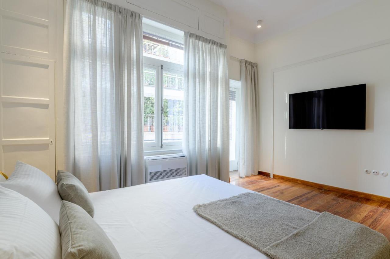 Your 4 Bdrm Dream House Acropolis View & Jacuzzi
